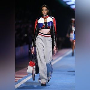 TOMMY X GIGI Gigi Hadid Winnie Harlow Zip Track Pant in Light Grey